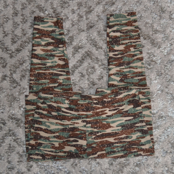 LuLaRoe OS Camo Leggings - Picture 2 of 6